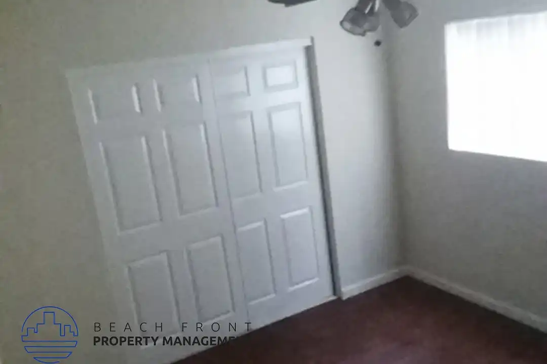 Apartment in Inglewood - More