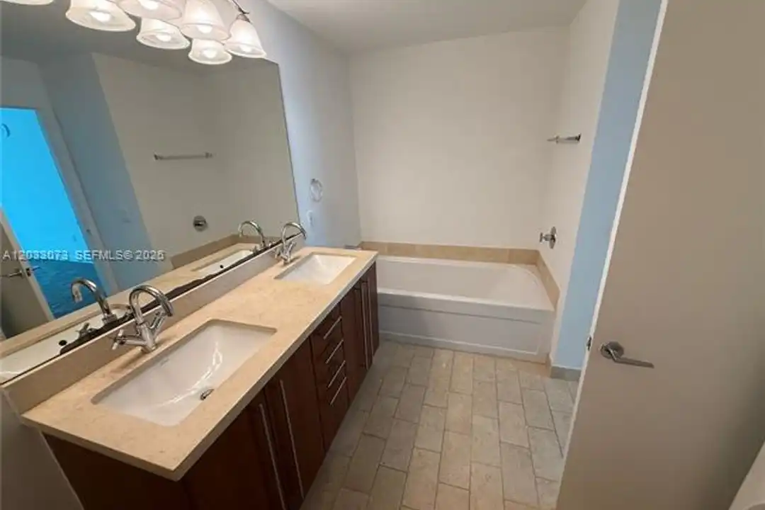 79 SW 12th St unit 79 SW 12 St # 2709-S - View 5