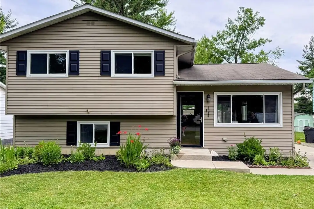 1214 Bryce Ave – photo 1 of 17