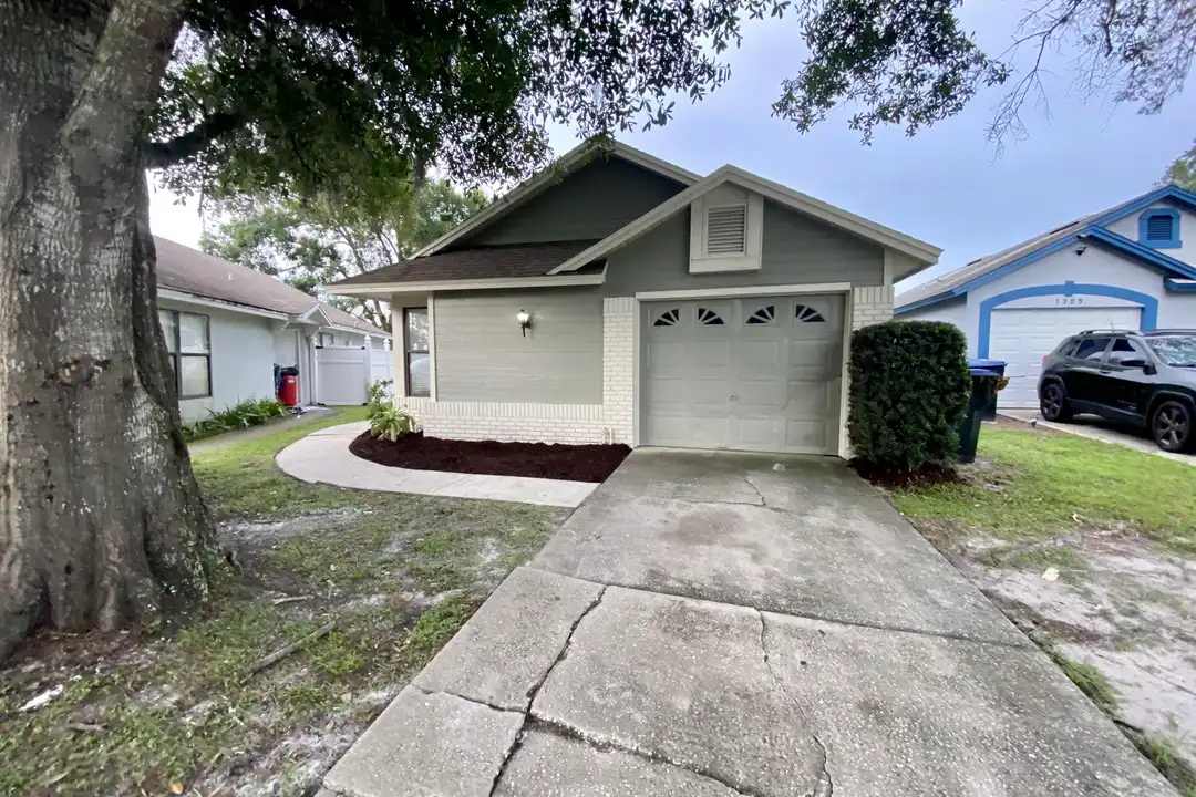 House in Orlando - More