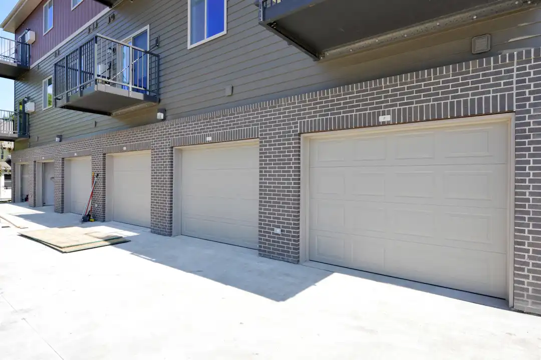 914 15th St N unit 102 – photo 1