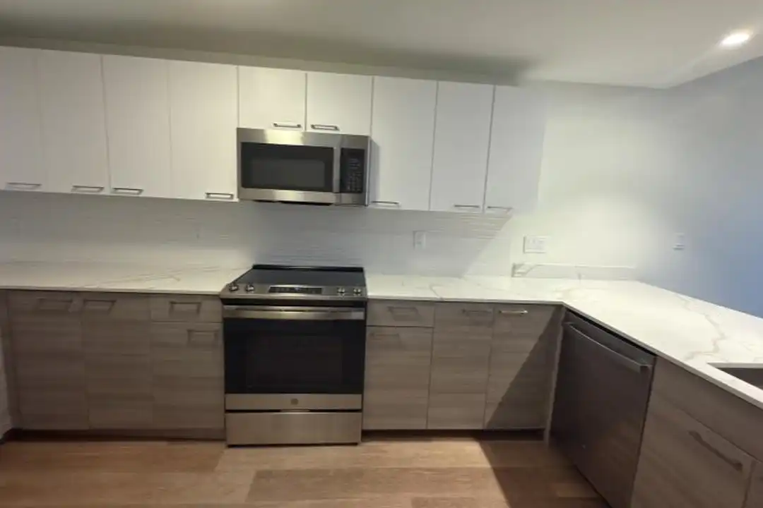 1077 Commonwealth Ave – pohled 4
