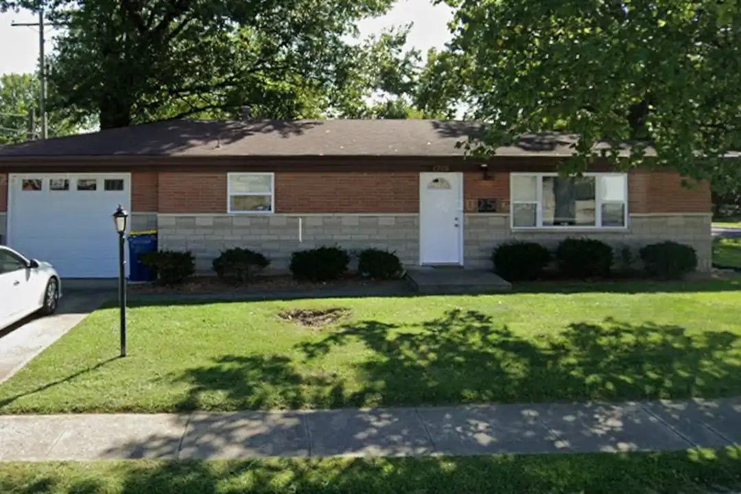 1708 Lindenwood Ave – photo 1