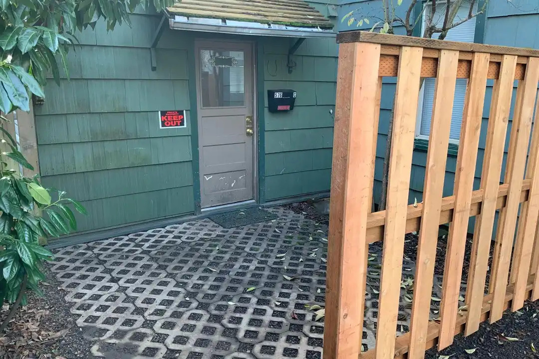 576 E 16th Ave unit 576 E 16th Ave. Unit C – photo 1