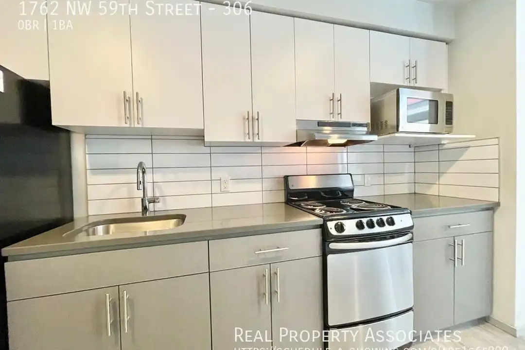 1762 NW 59th St - View 3
