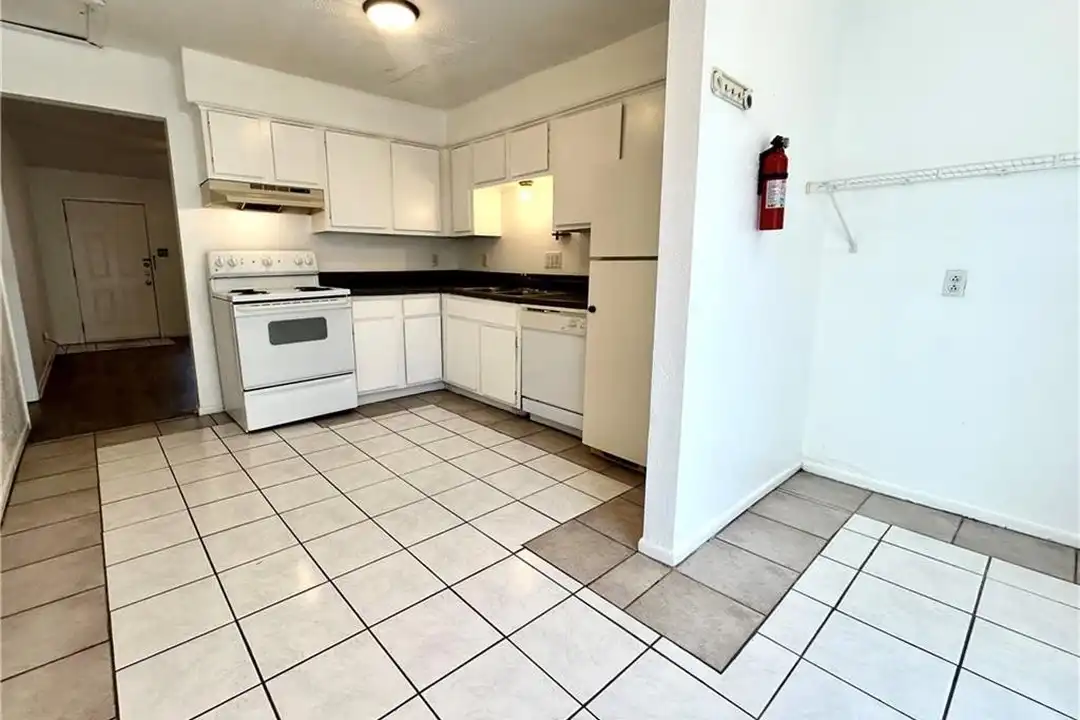 1602 Cloverdale Ct – photo 1