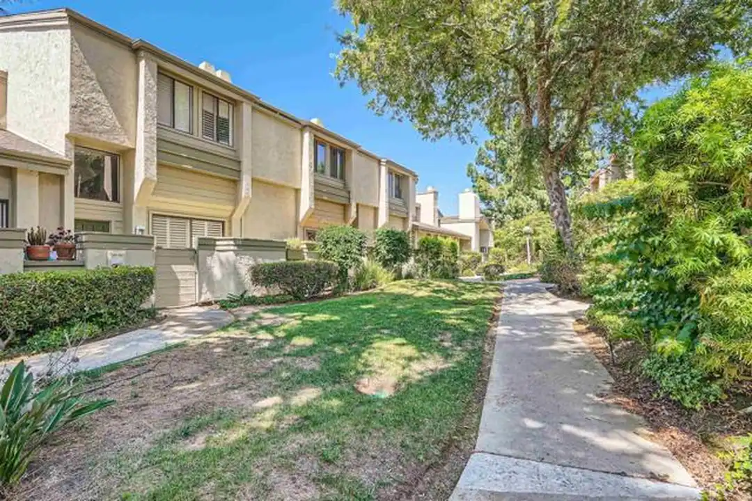 3253 Caminito Eastbluff – pohled 2