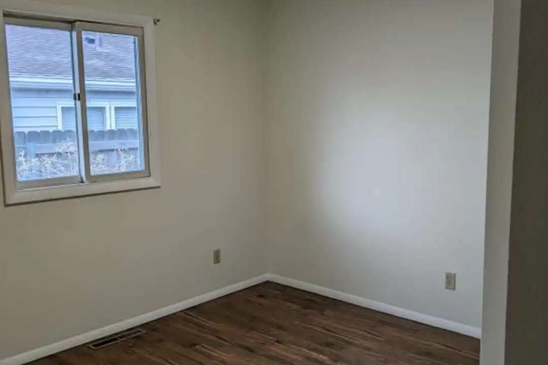 429 S Gilbert St - View 2