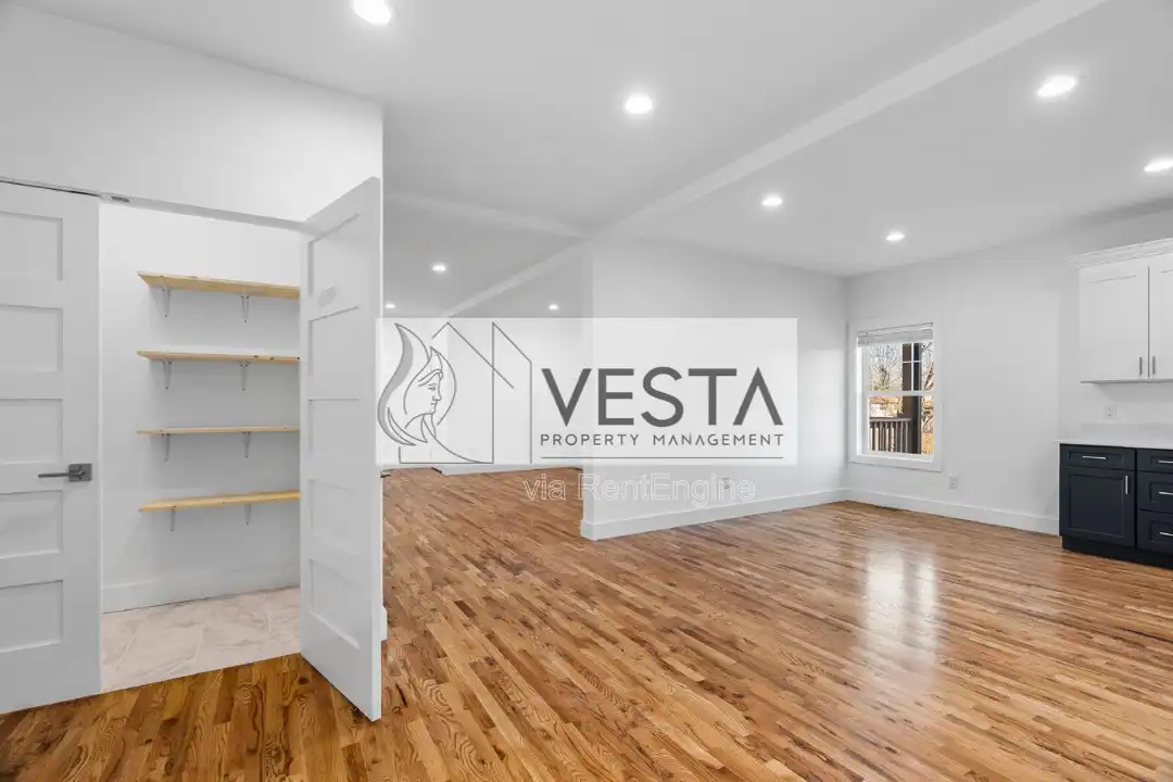 510 Deaverview Rd - View 3