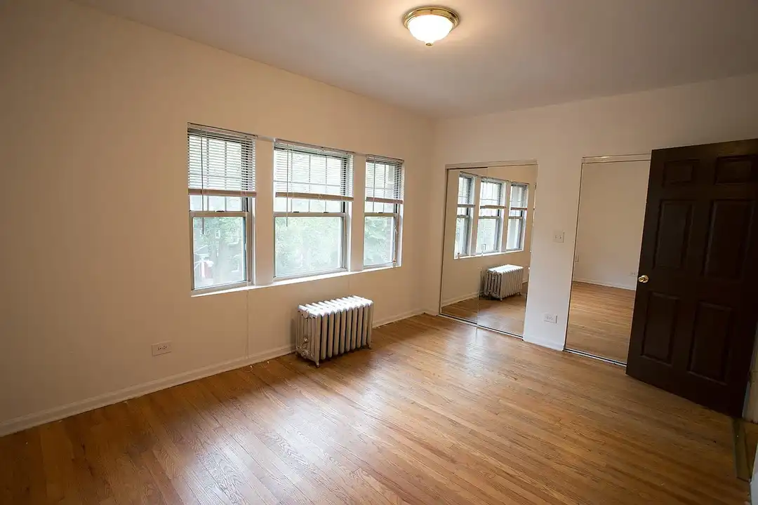 5528 S. Cornell Avenue – photo 1