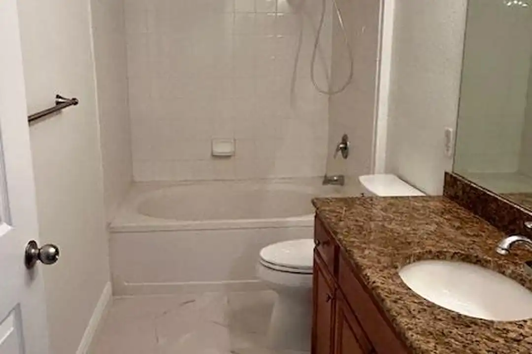 Apartment in Tampa - View 3