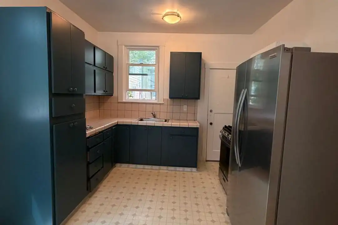 3232 Gough St unit 2 - View 2