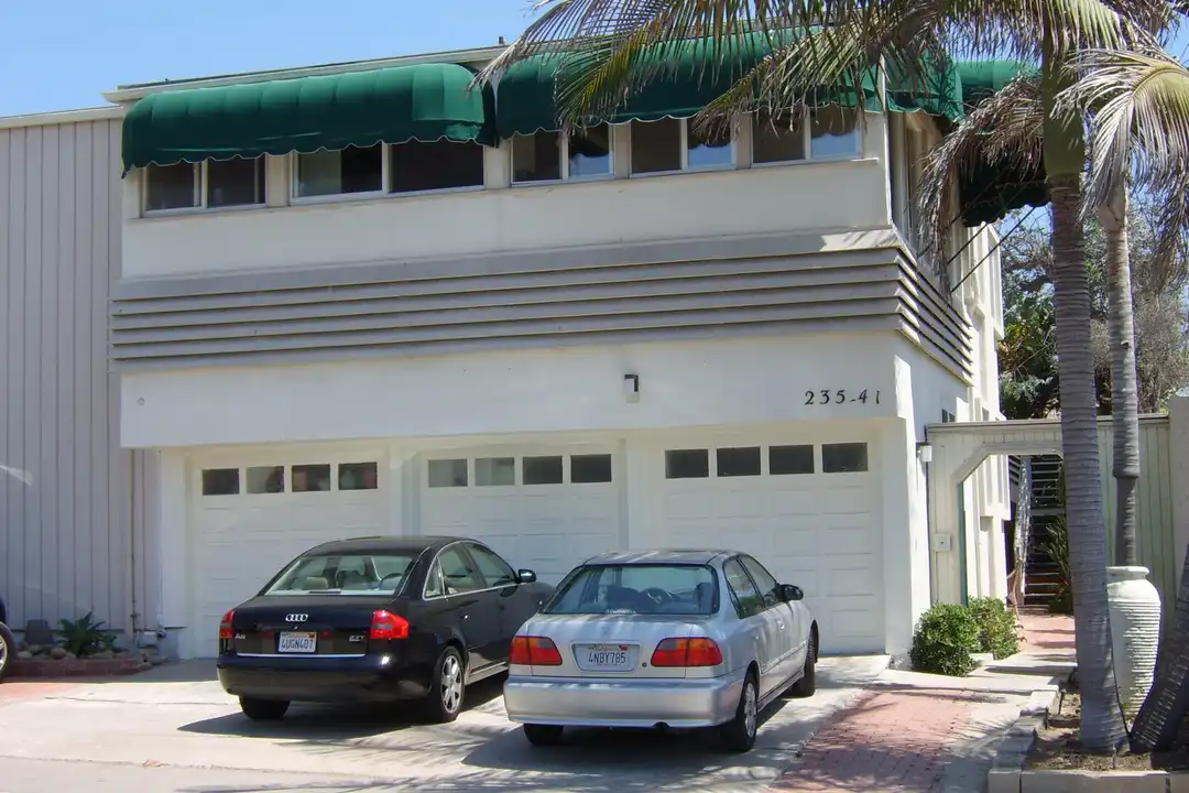 Apartment in La Jolla, Beach Barber Tract - View 2