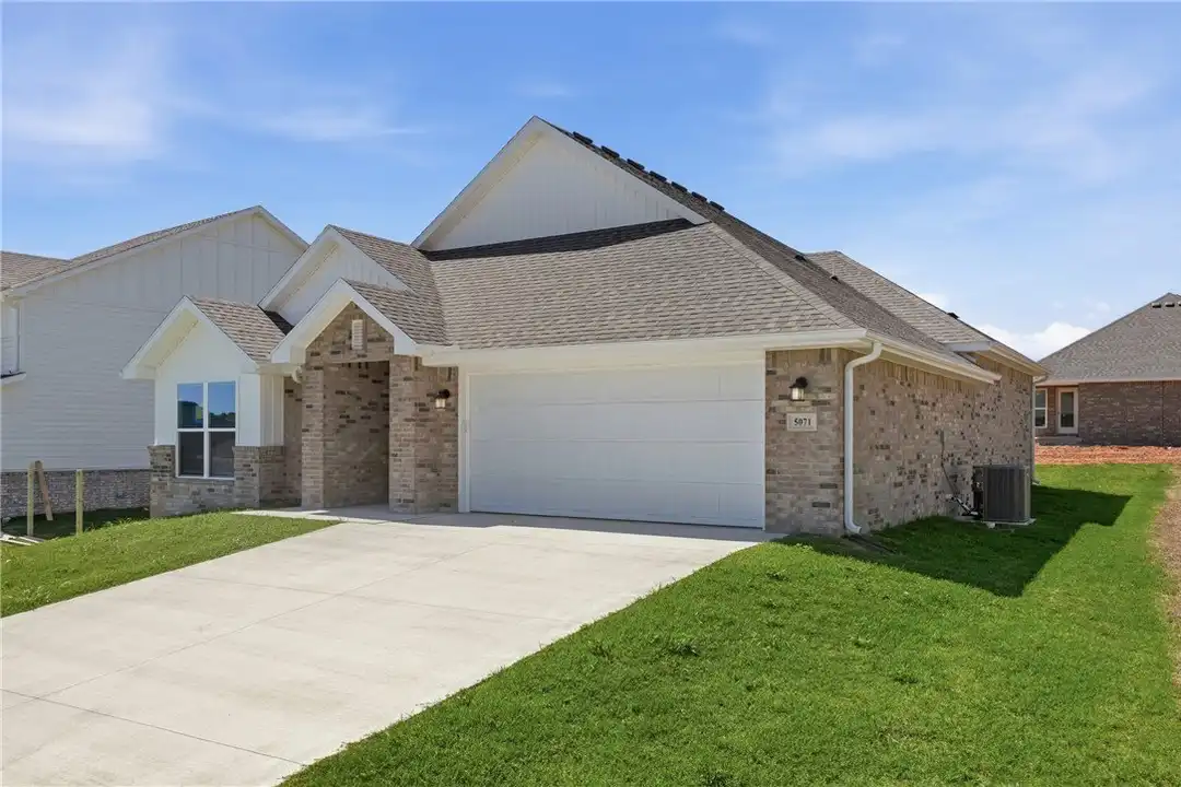 5071 Vista Ave - View 2
