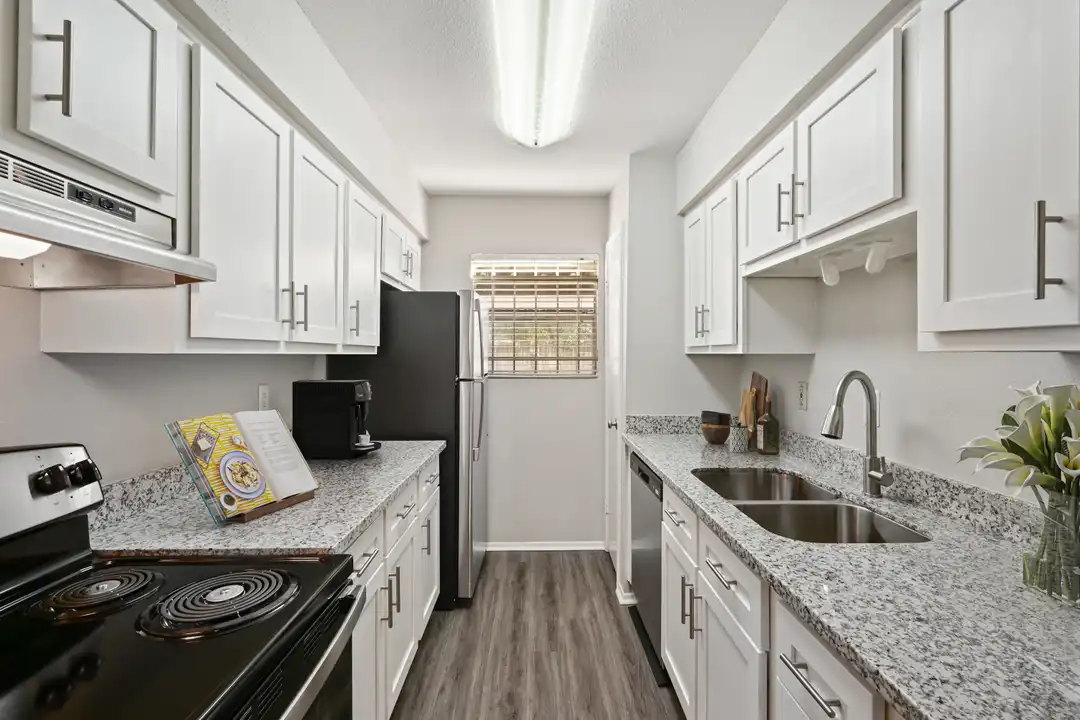 Apartment in Houston - View 5