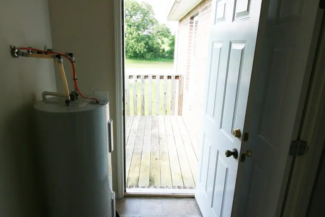 895 Kinniard Rd unit B – photo 1