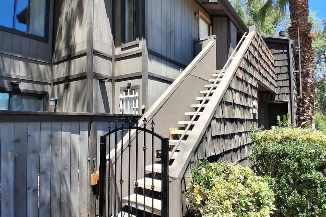 1190 S Winery Ave unit # 222 - View 3