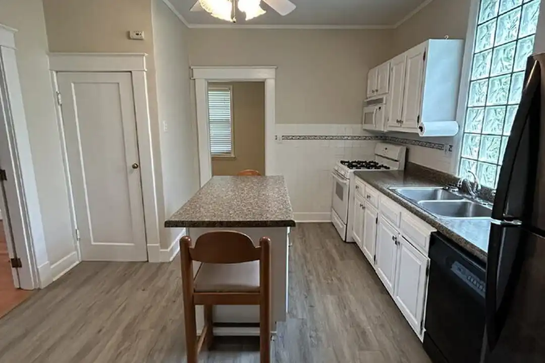 2501 Mary Ave - View 4
