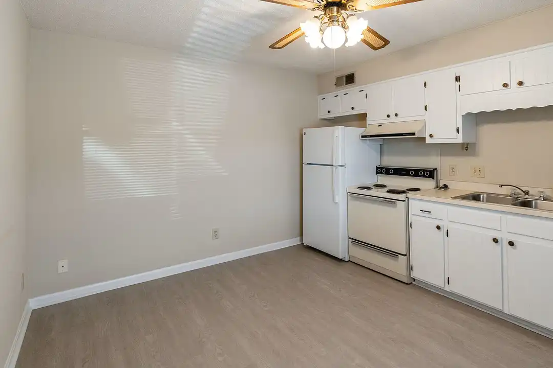 Campbell Court Apartments - View 2