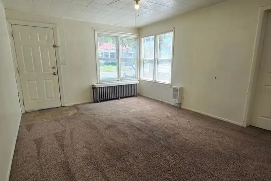 220 Cedar St - View 4