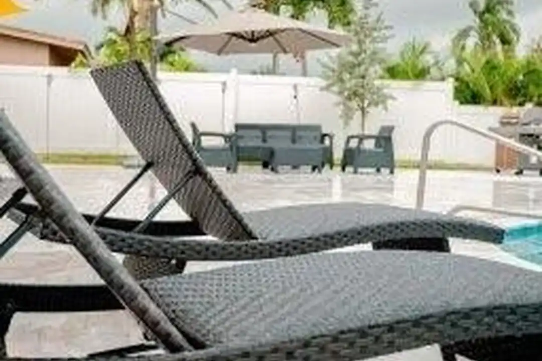2506 Bimini Ln - More