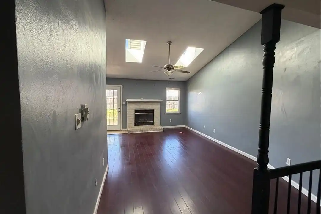 2005 Handel Ct - View 3