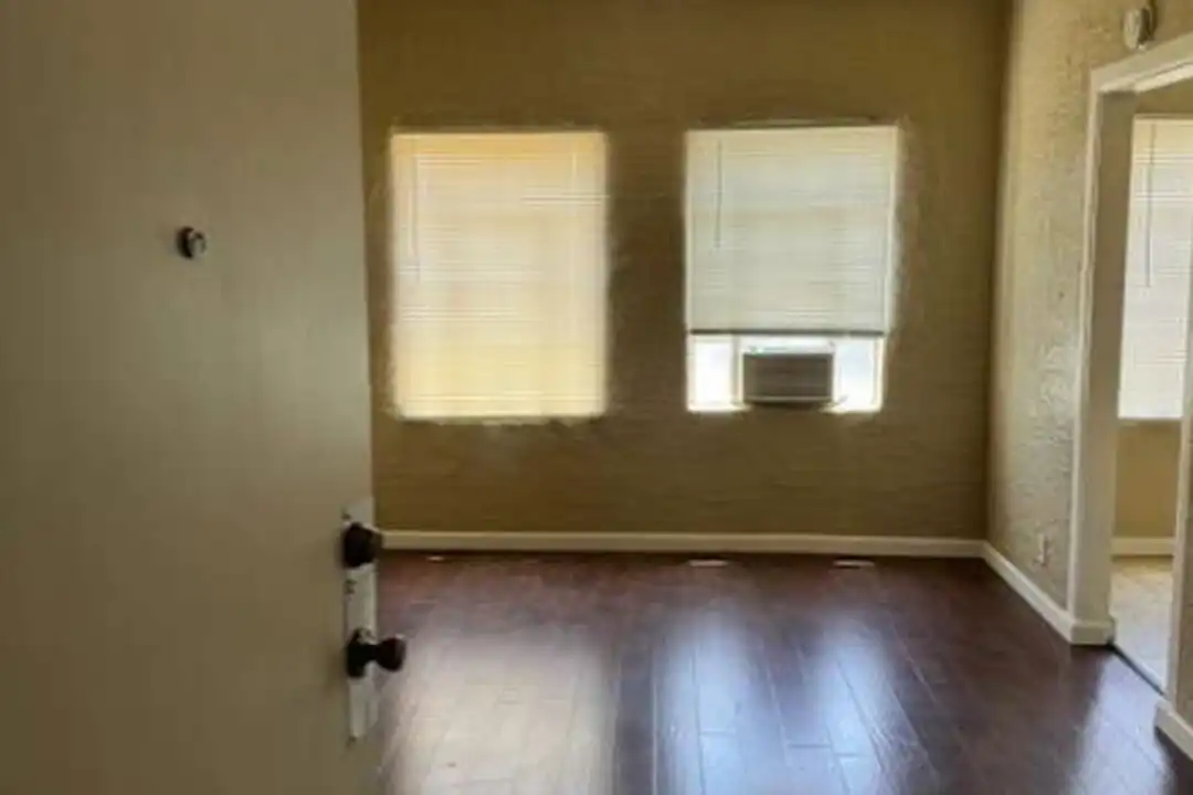 Apartment in Stockton - View 3