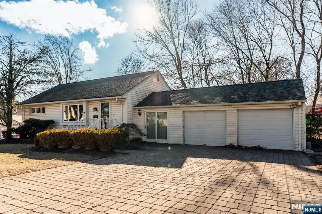 682 Sycamore St – photo 1 of 27