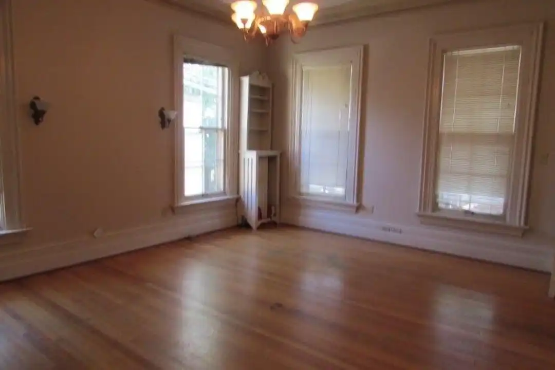 116 E Gorham St unit 101 - View 3