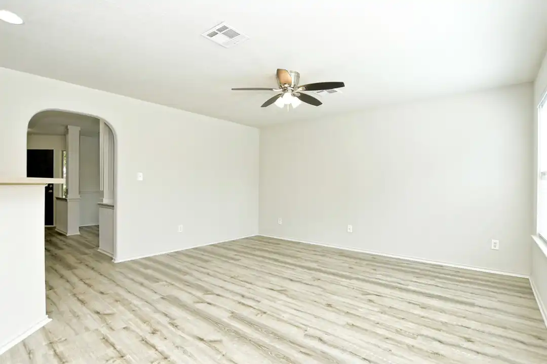 3407 Barksdale Dr - View 4