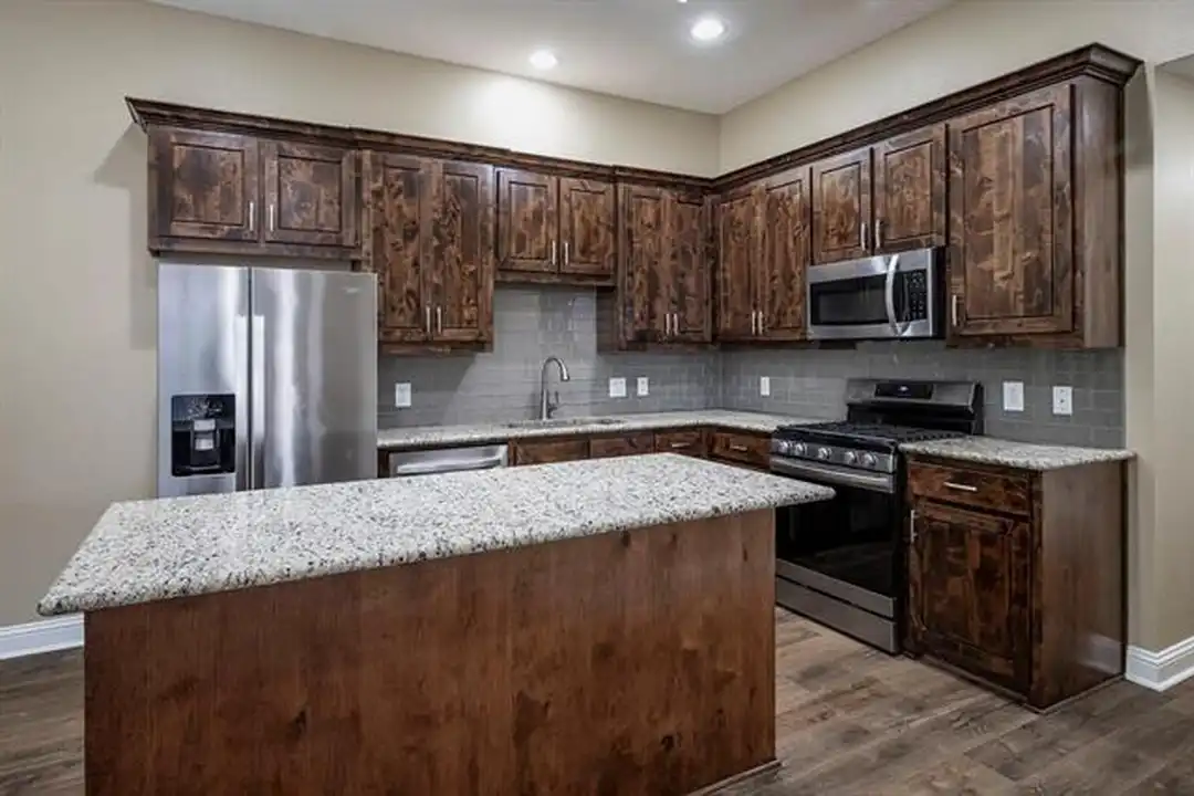 3005 Allister St - More