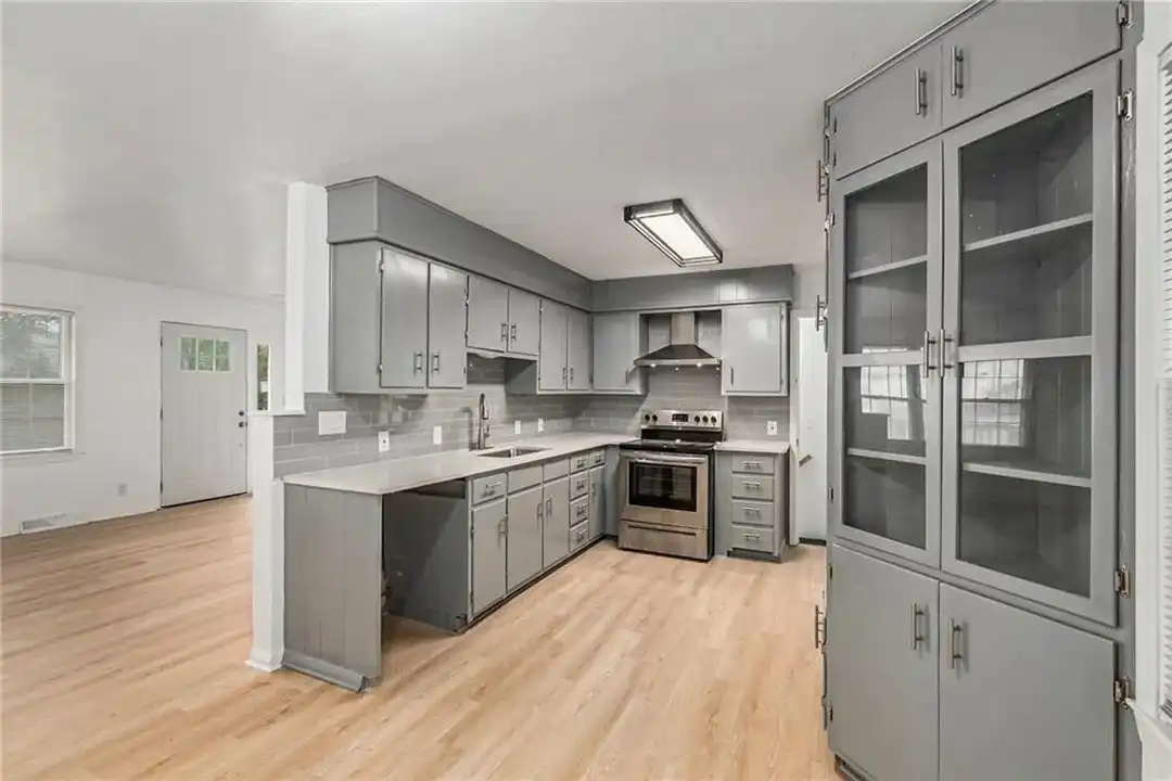 321 NW 22nd St - View 5
