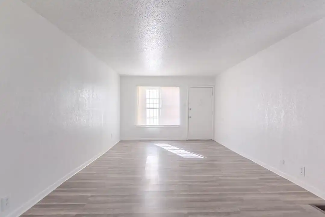 3501 Keltner Ave unit 102 - View 2