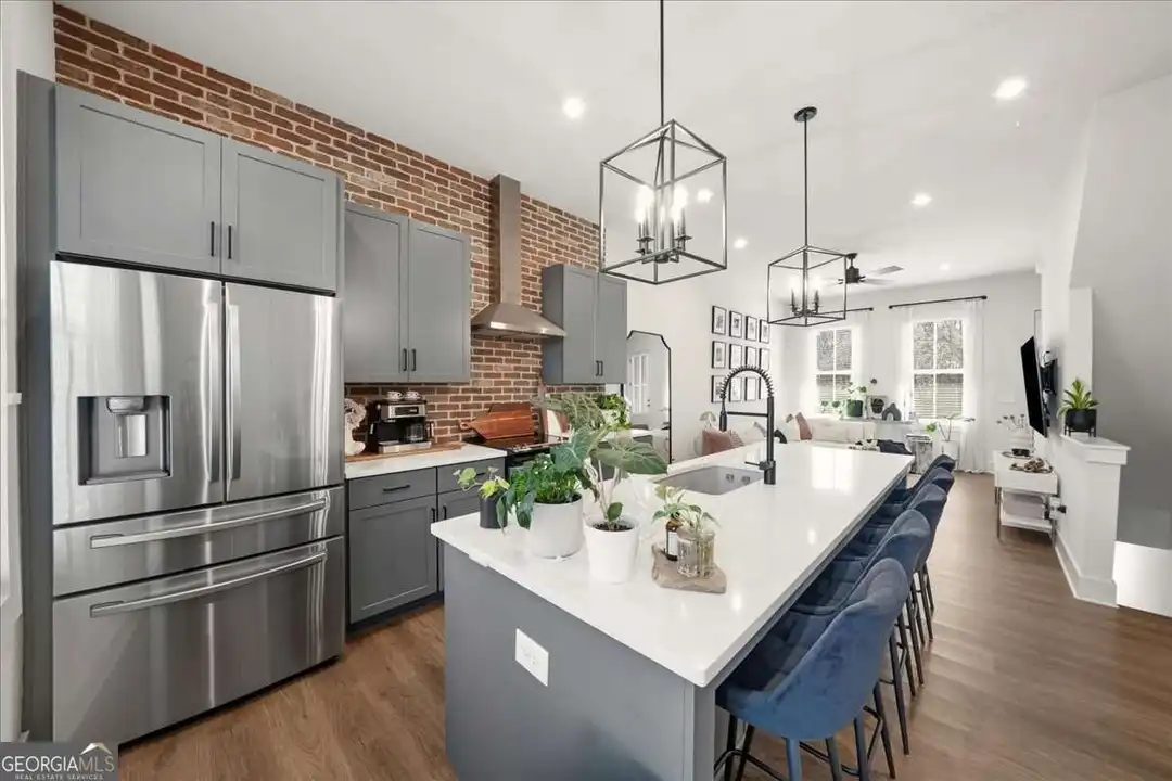 914 Spencer Ave - View 2