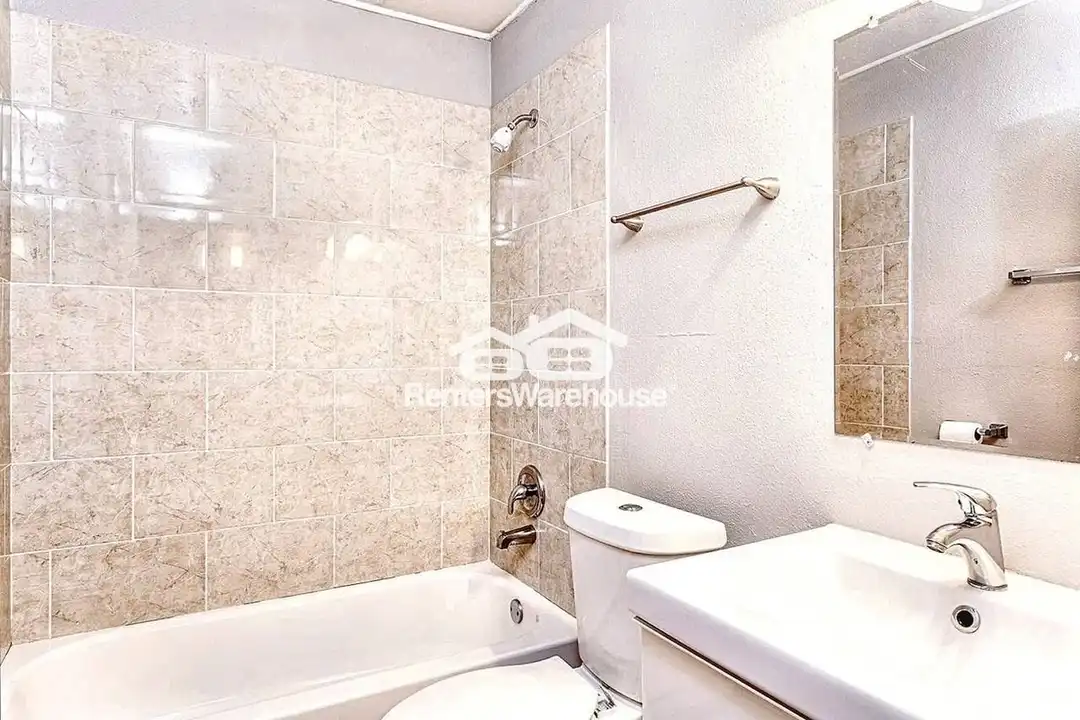 4007 Avenue C unit 105 - View 5