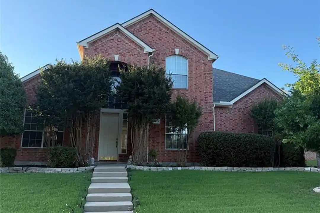 3633 Kimble Dr - View 2
