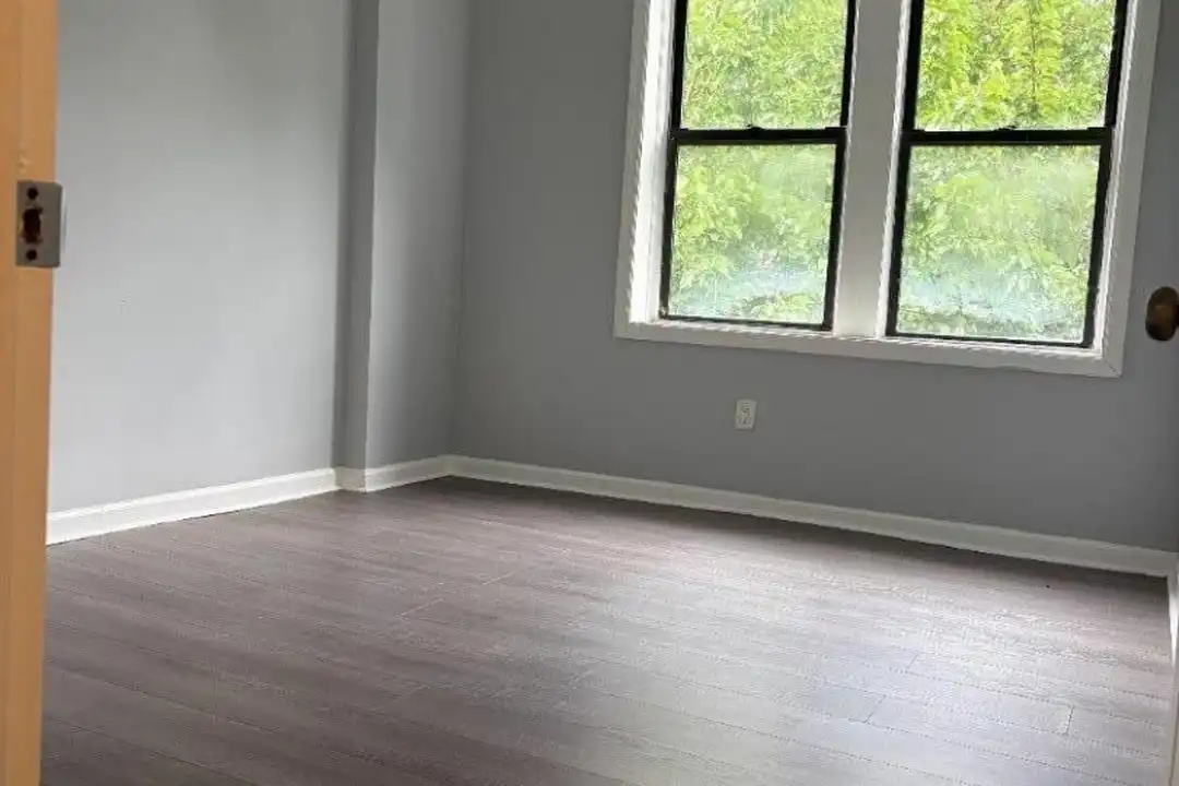 Apartment in Jersey City - View 3
