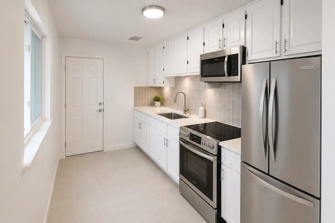 1303 Otis St - View 4