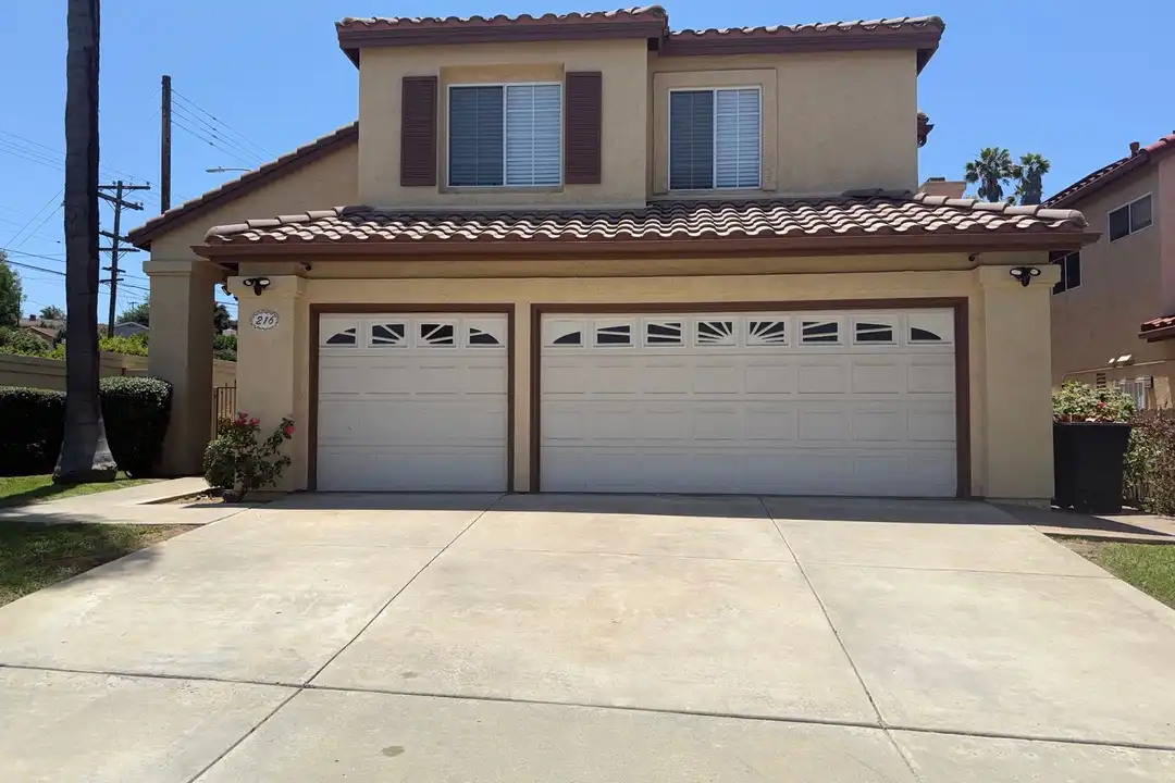 216 Richmond Park Pl – photo 1