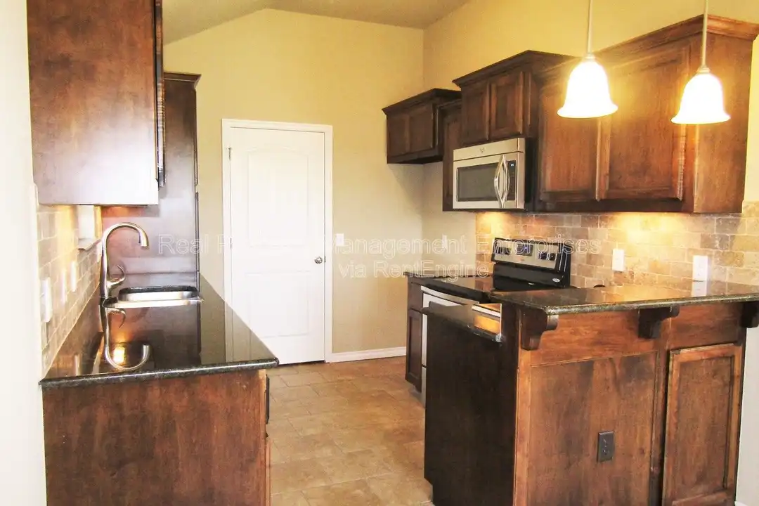 House in Edmond - View 3