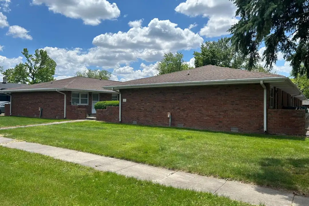 207 E Newkirk St unit 3 – photo 1 of 25