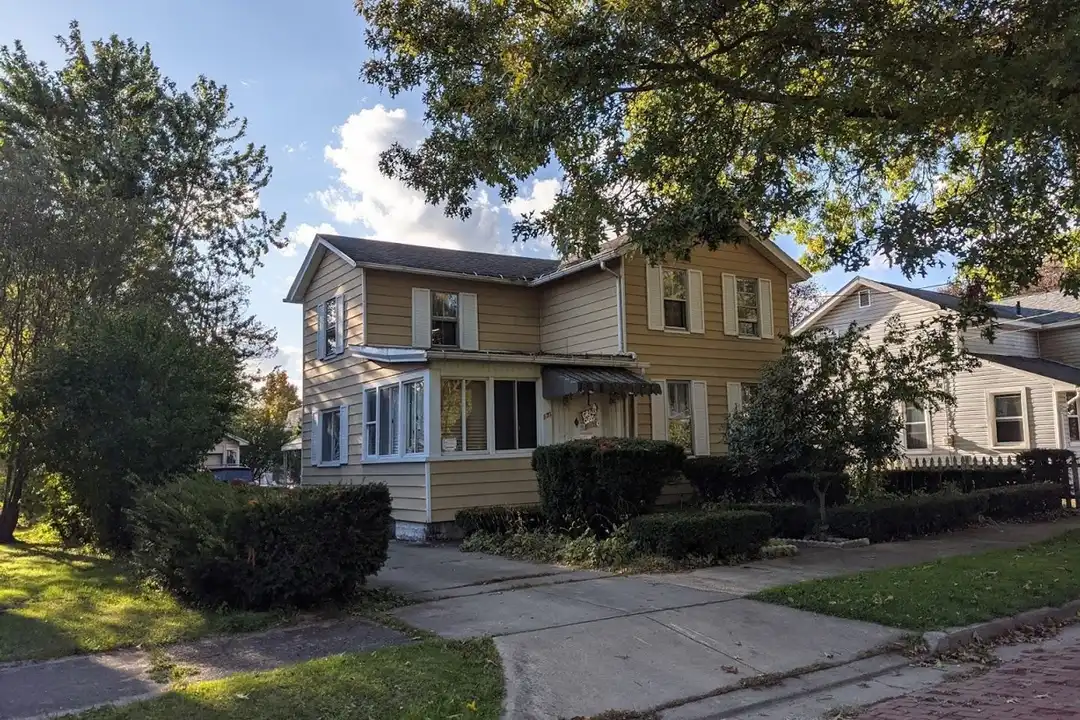 131 Wadsworth Ave – photo 1