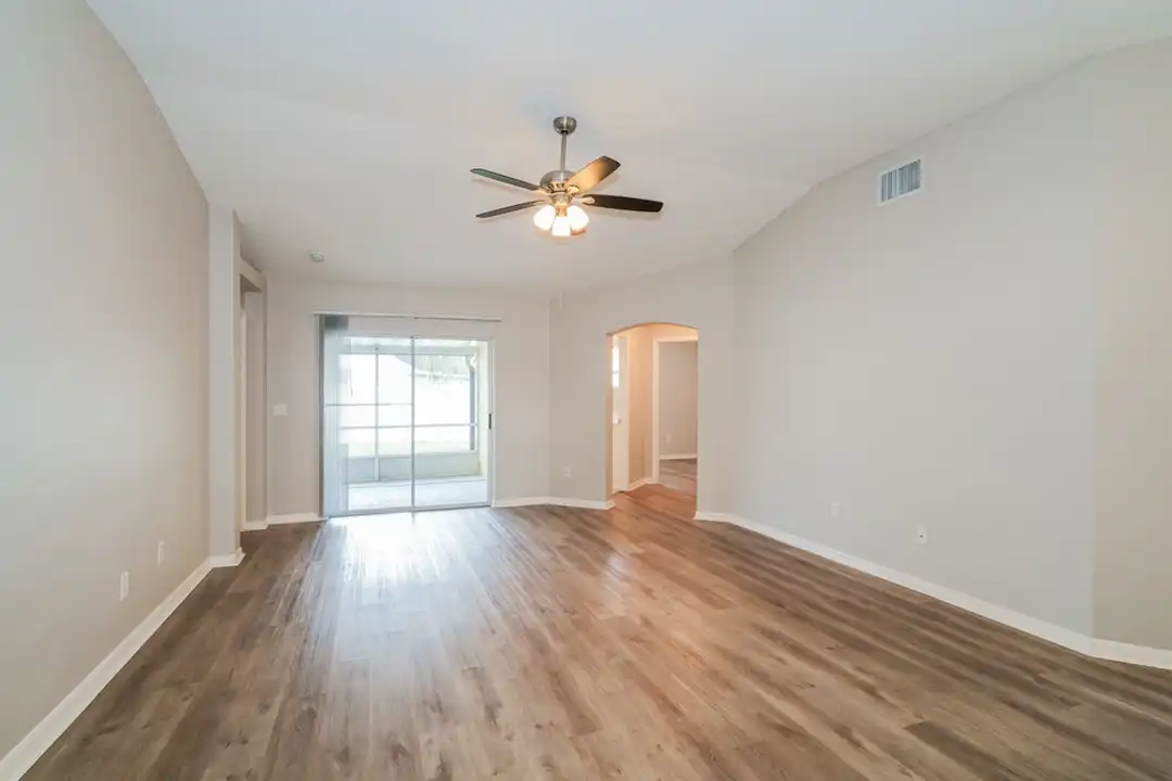 3304 Pin Oak Ln - View 4