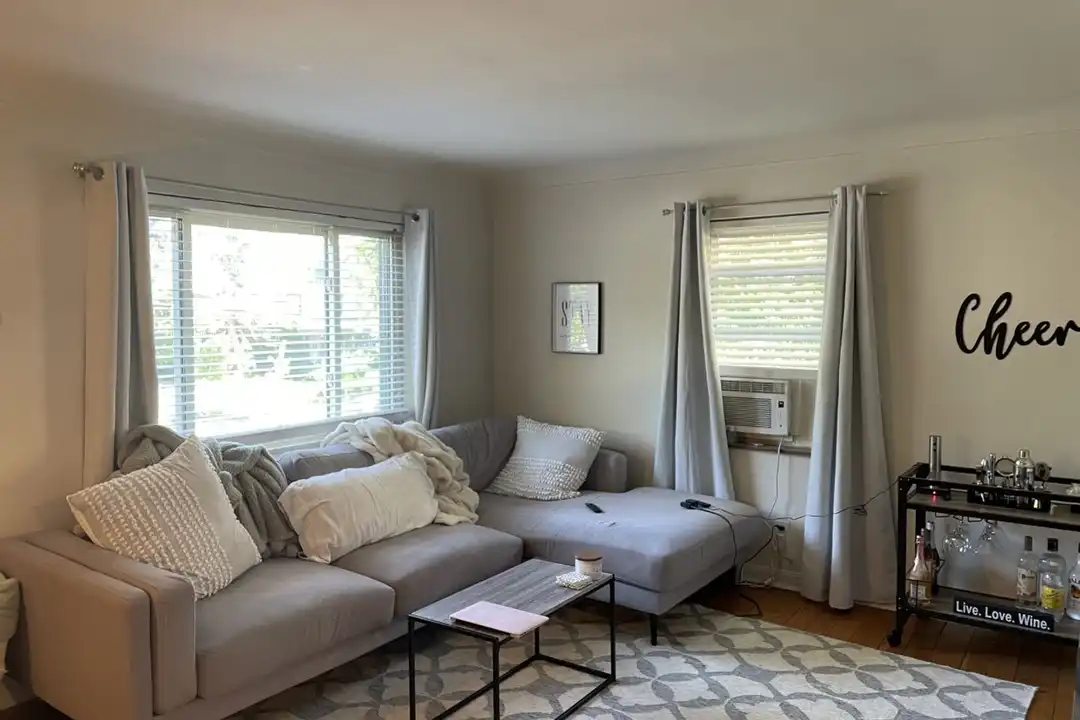 2564 Erie Ave unit 02 - More