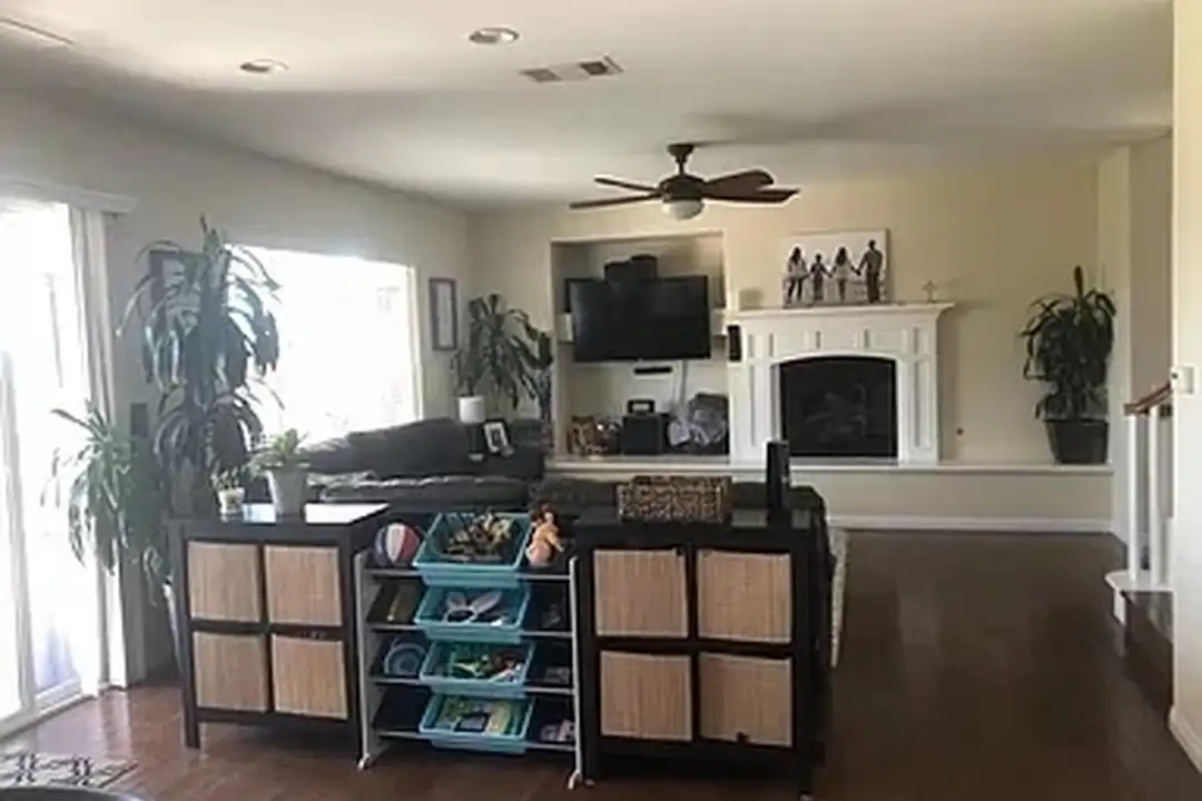 House in Santa Clarita - View 4
