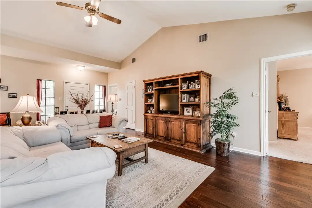 7414 Whistlestop Dr - More
