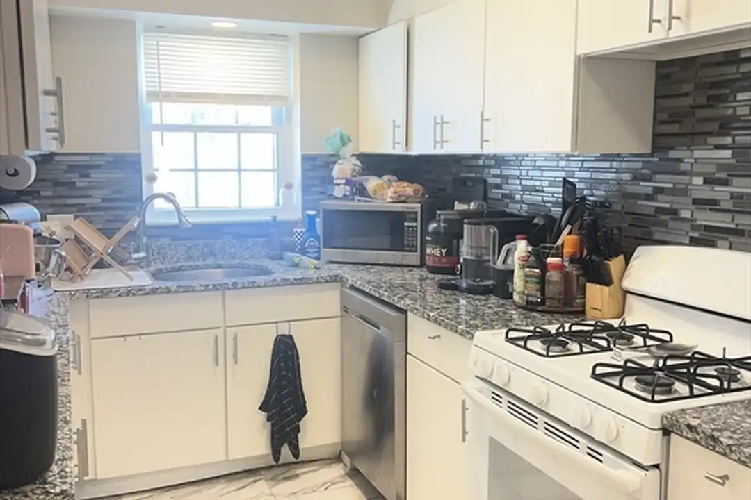 169 Lake Shore Rd unit 2 - View 2