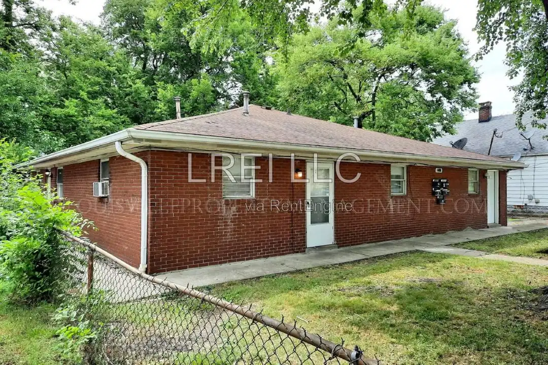 4408 S 1st St unit 5 – photo 1