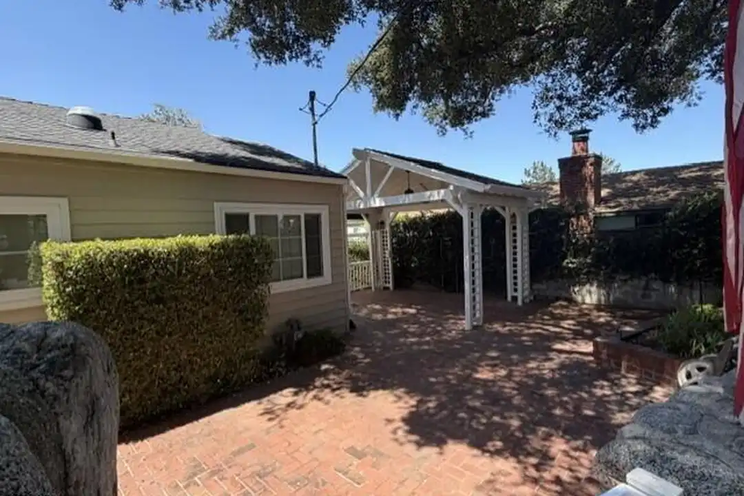 3040 Orange Ave - View 6