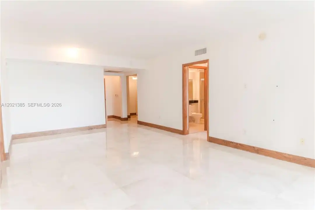 31 SE 5th St #1208 - View 3